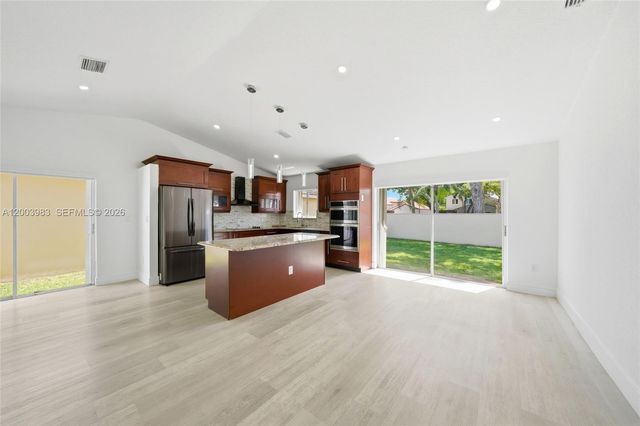 6136 NW 181st Terr Cir W, Hialeah, FL 33015