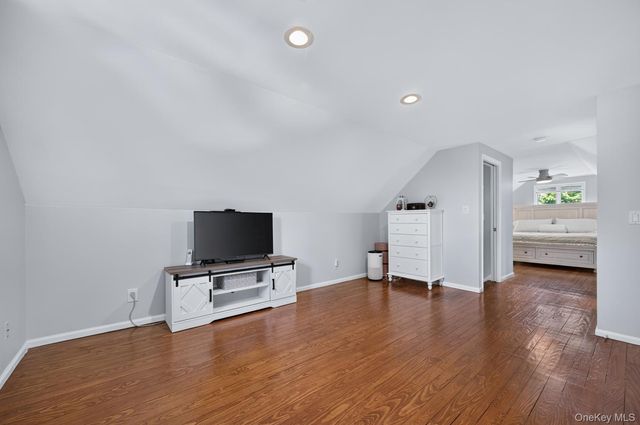 38 Oakwood Street, Greenlawn, NY 11740