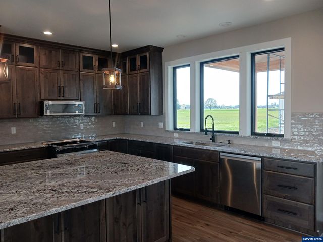 2785 Alexander Ln NE, Albany, OR 97321