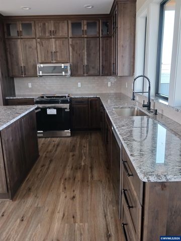 2785 Alexander Ln NE, Albany, OR 97321