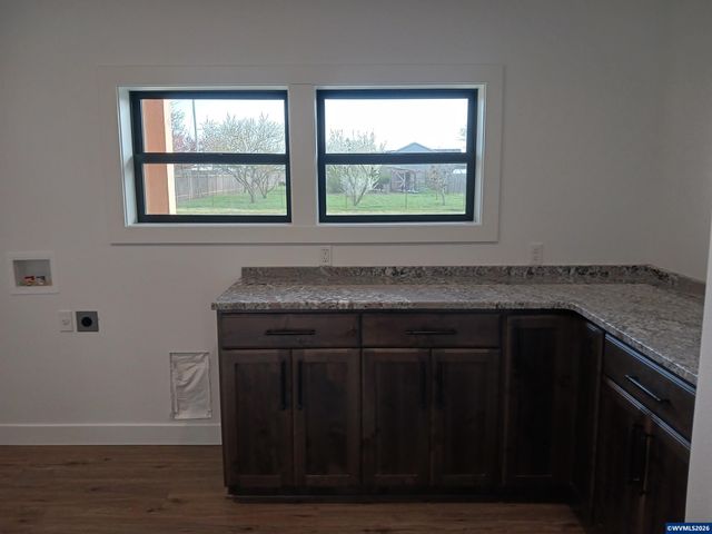 2785 Alexander Ln NE, Albany, OR 97321