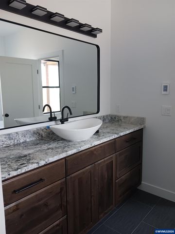 2785 Alexander Ln NE, Albany, OR 97321