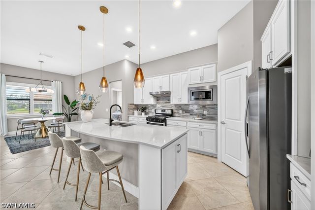 19649 Aqua View LN, Fort Myers, FL 33913