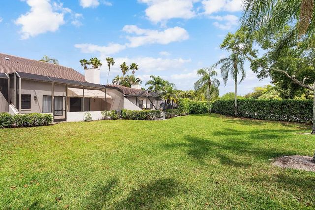 61 Edinburgh Drive, Palm Beach Gardens, FL 33418