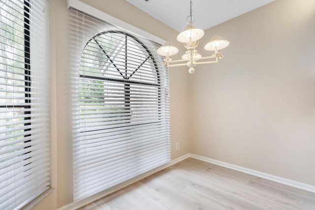 61 Edinburgh Drive, Palm Beach Gardens, FL 33418