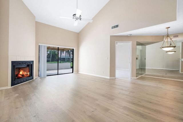 61 Edinburgh Drive, Palm Beach Gardens, FL 33418