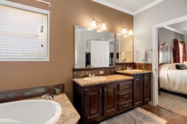 737 Bunk House Drive, Venus, TX 76084