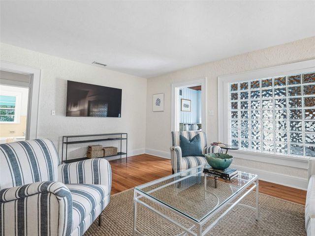 513 BALL STREET, New Smyrna Beach, FL 32168