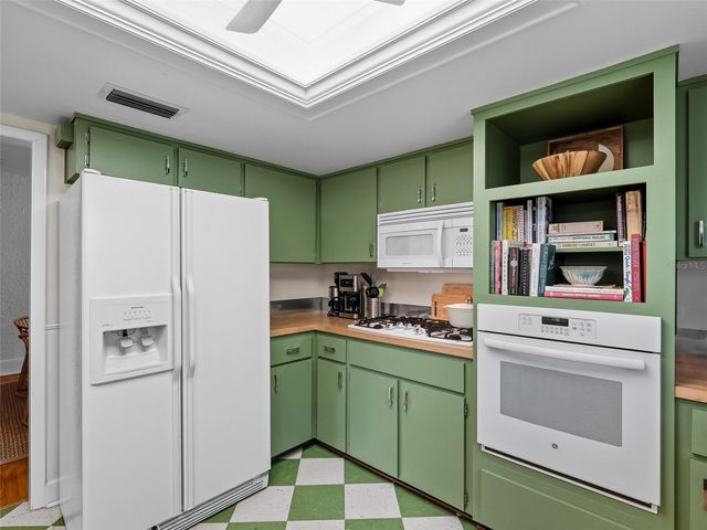 513 BALL STREET, New Smyrna Beach, FL 32168