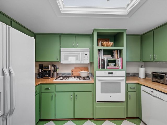 513 BALL STREET, New Smyrna Beach, FL 32168