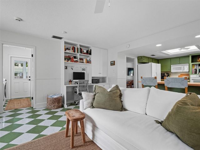 513 BALL STREET, New Smyrna Beach, FL 32168