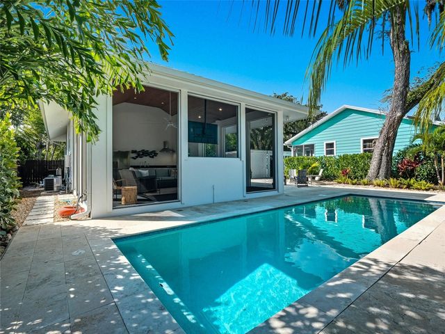 513 BALL STREET, New Smyrna Beach, FL 32168