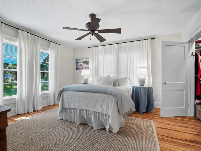 513 BALL STREET, New Smyrna Beach, FL 32168