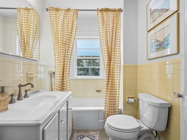 513 BALL STREET, New Smyrna Beach, FL 32168