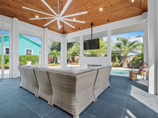 513 BALL STREET, New Smyrna Beach, FL 32168