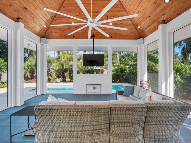 513 BALL STREET, New Smyrna Beach, FL 32168