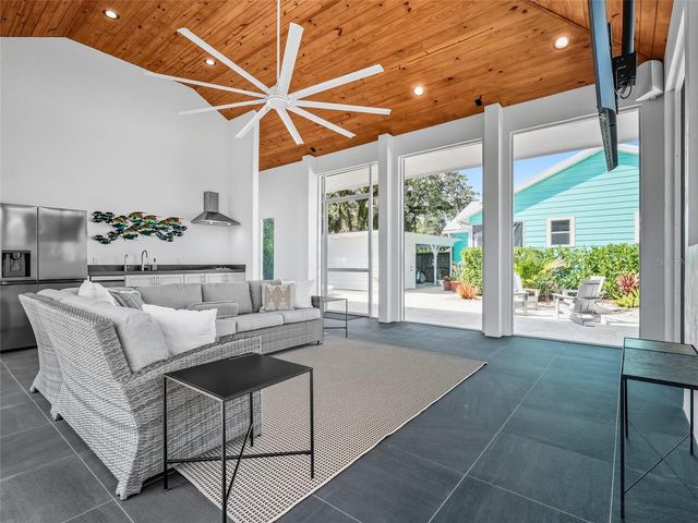 513 BALL STREET, New Smyrna Beach, FL 32168