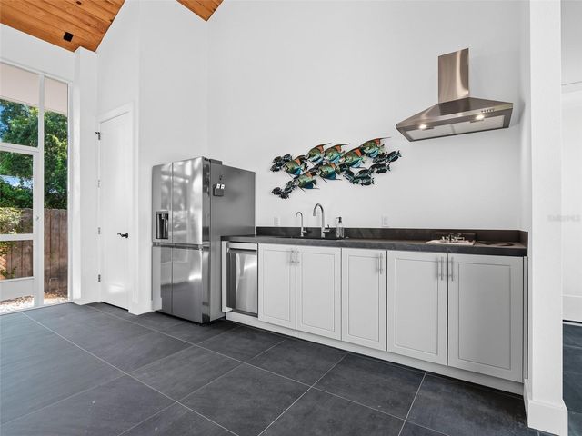 513 BALL STREET, New Smyrna Beach, FL 32168