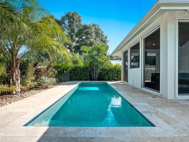 513 BALL STREET, New Smyrna Beach, FL 32168