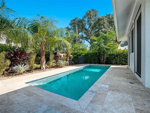 513 BALL STREET, New Smyrna Beach, FL 32168