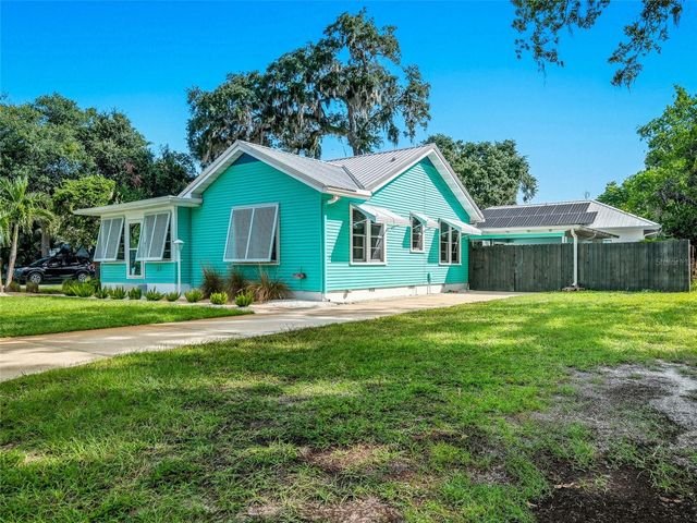 513 BALL STREET, New Smyrna Beach, FL 32168