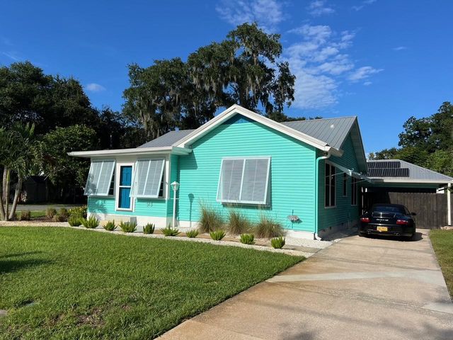 513 BALL STREET, New Smyrna Beach, FL 32168
