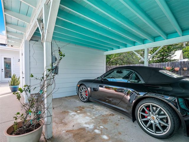 513 BALL STREET, New Smyrna Beach, FL 32168