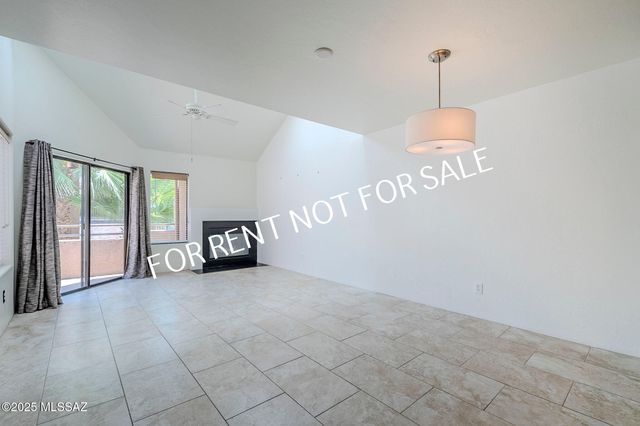 5675 N Camino Esplendora Apt 5226, Tucson, AZ 85718