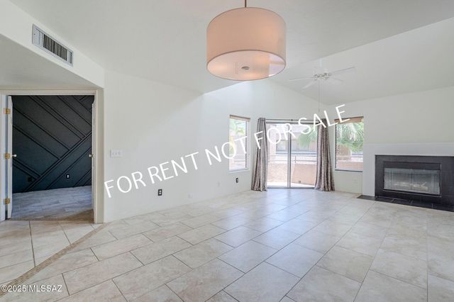 5675 N Camino Esplendora Apt 5226, Tucson, AZ 85718