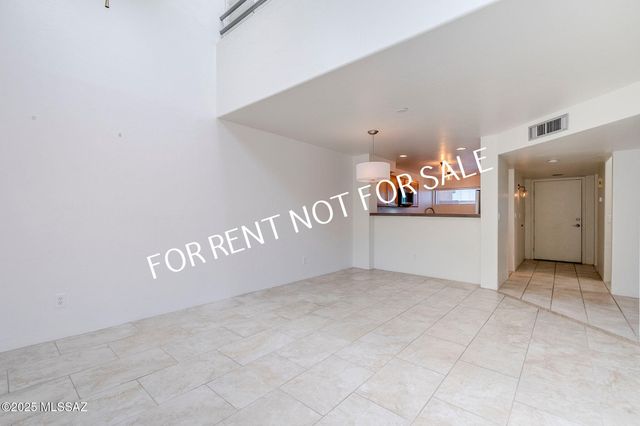 5675 N Camino Esplendora Apt 5226, Tucson, AZ 85718