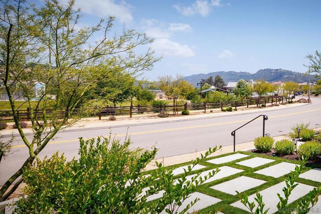 27661 Heritage Lane, Valley Center, CA 92082