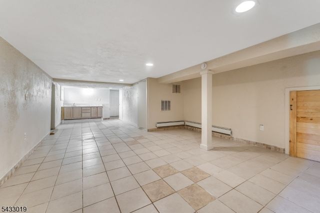 19 Columbus Cir, Mansfield Twp., NJ 07865