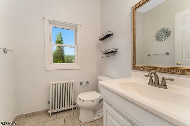 19 Columbus Cir, Mansfield Twp., NJ 07865