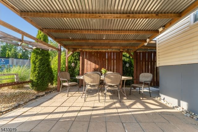 19 Columbus Cir, Mansfield Twp., NJ 07865