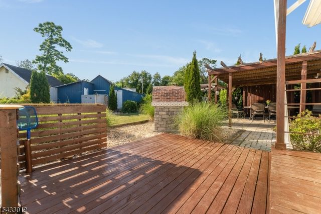 19 Columbus Cir, Mansfield Twp., NJ 07865