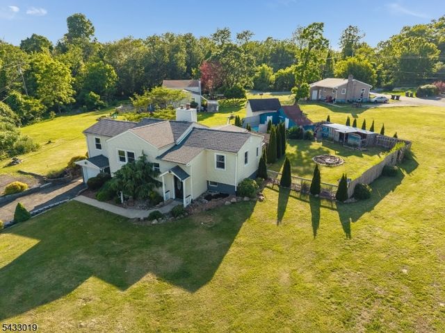 19 Columbus Cir, Mansfield Twp., NJ 07865