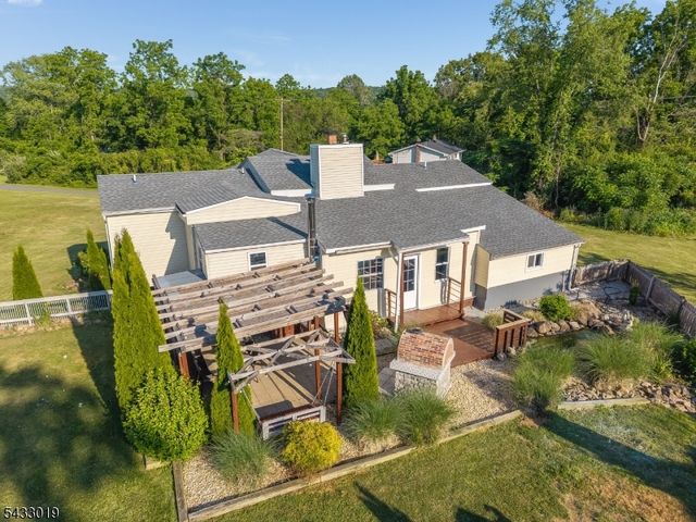 19 Columbus Cir, Mansfield Twp., NJ 07865