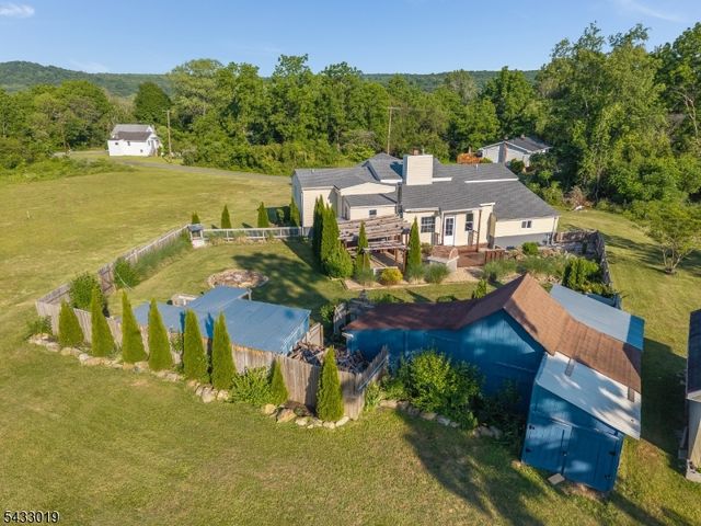 19 Columbus Cir, Mansfield Twp., NJ 07865