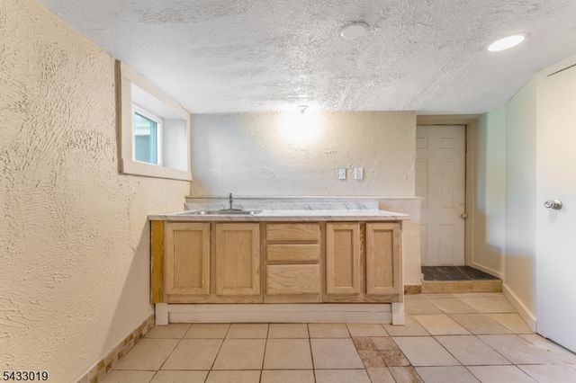 19 Columbus Cir, Mansfield Twp., NJ 07865