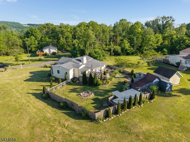 19 Columbus Cir, Mansfield Twp., NJ 07865