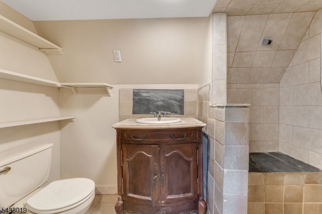 19 Columbus Cir, Mansfield Twp., NJ 07865