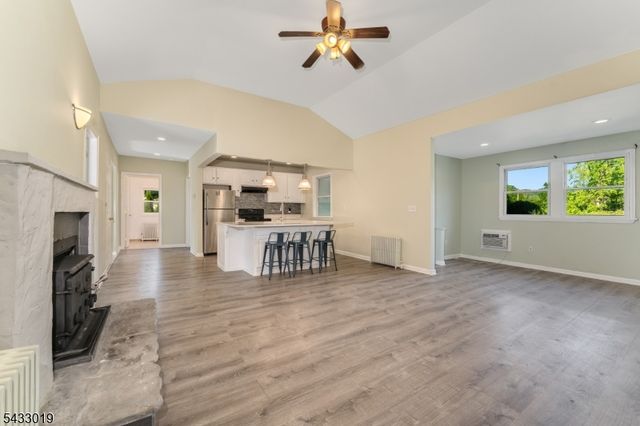 19 Columbus Cir, Mansfield Twp., NJ 07865