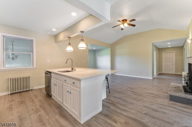 19 Columbus Cir, Mansfield Twp., NJ 07865