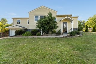 19 Columbus Cir, Mansfield Twp., NJ 07865