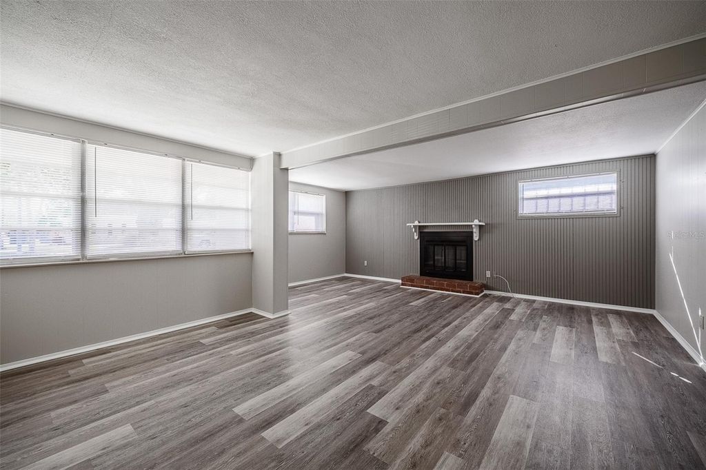 Image 11 of property listing at 510 CAROLYN DRIVE, Lakeland, FL 33803