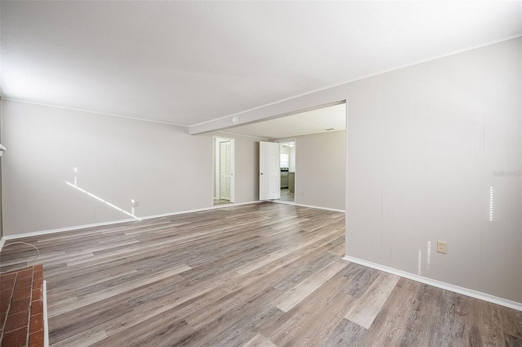 Image 13 of property listing at 510 CAROLYN DRIVE, Lakeland, FL 33803