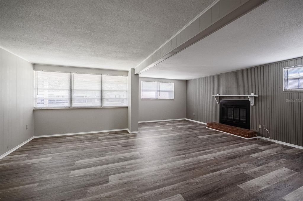 Image 15 of property listing at 510 CAROLYN DRIVE, Lakeland, FL 33803