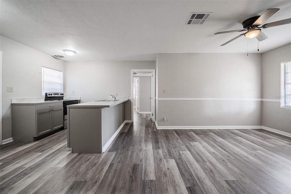 Image 17 of property listing at 510 CAROLYN DRIVE, Lakeland, FL 33803