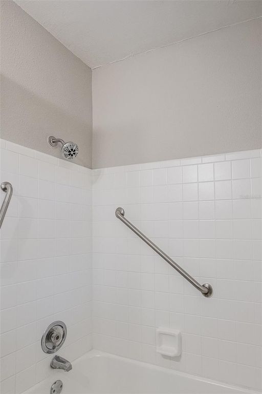 Image 19 of property listing at 510 CAROLYN DRIVE, Lakeland, FL 33803