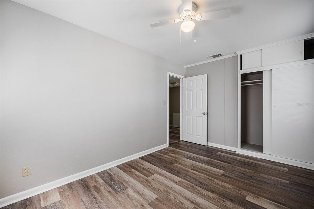 Image 21 of property listing at 510 CAROLYN DRIVE, Lakeland, FL 33803